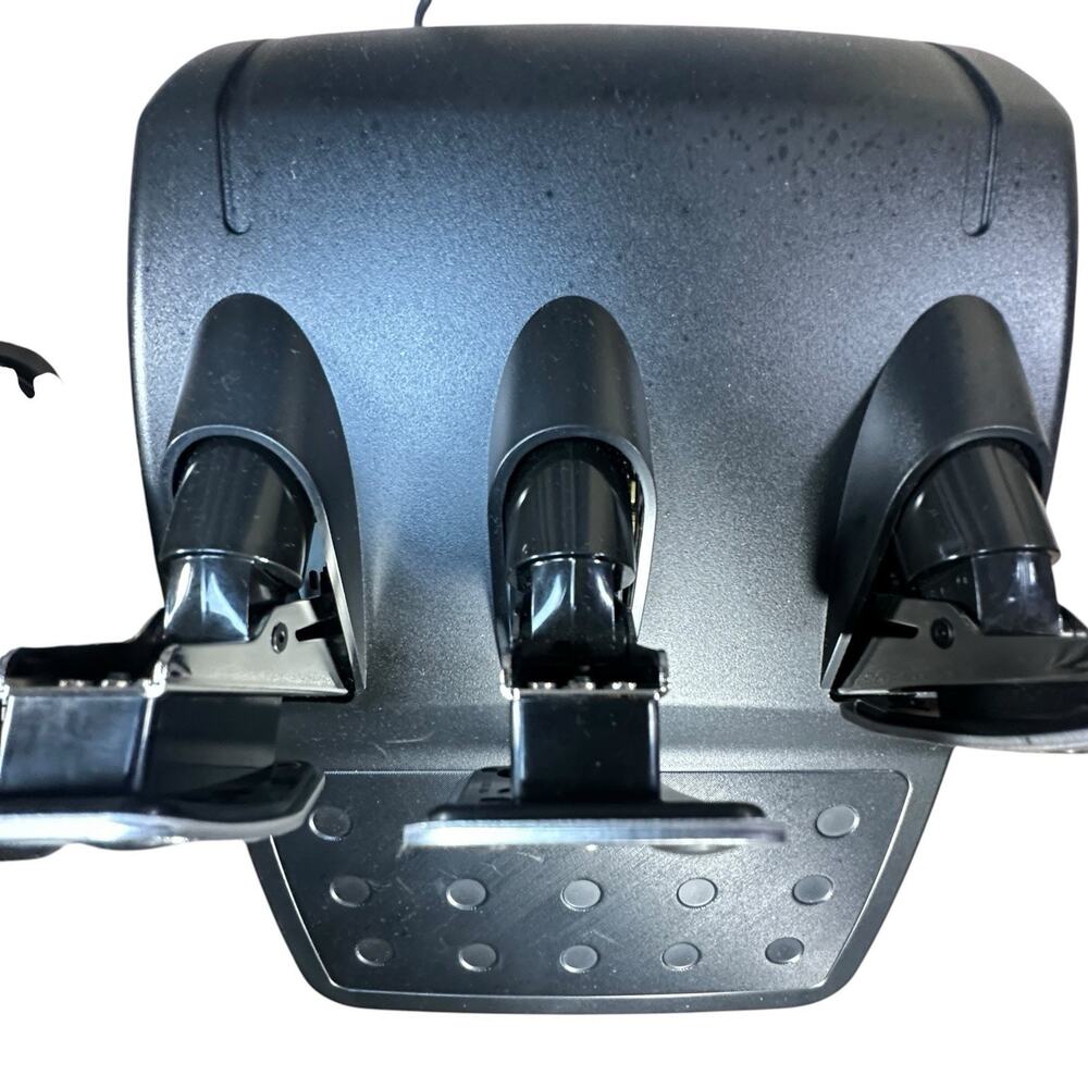 Logitech G923 Racing Wheel Pedals PS5 PS4 PC TrueForce Tested Force Feedback - Picture 5 of 9